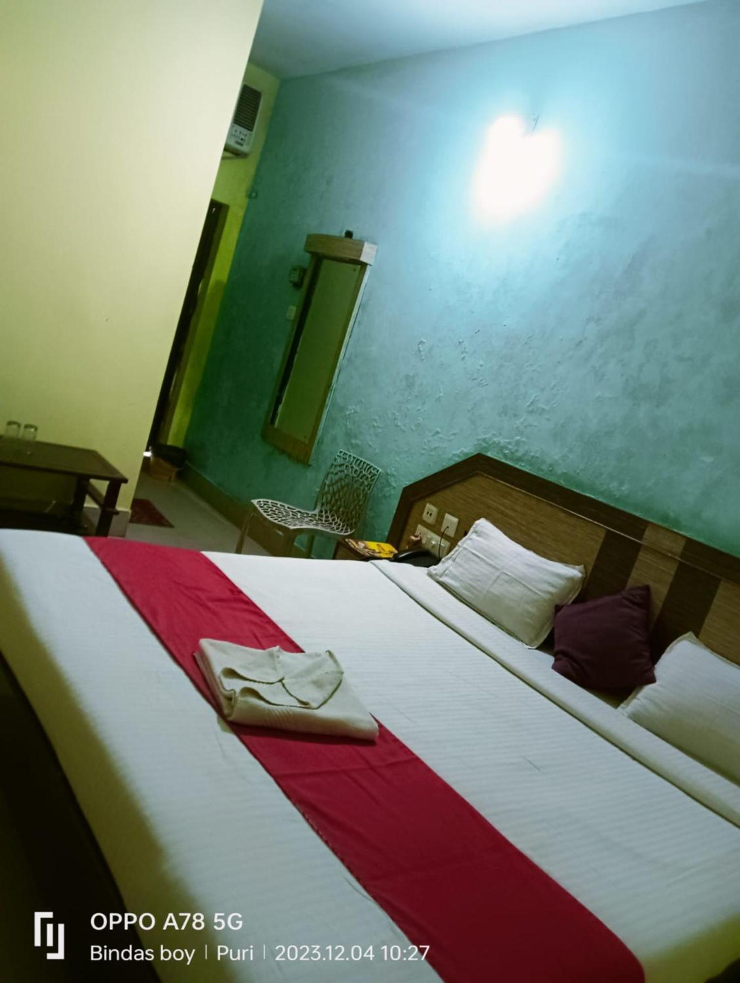 Hotel D2 Holiday Inn -Near Niladri Sea Beach - Puri - Official Verified Exterior photo