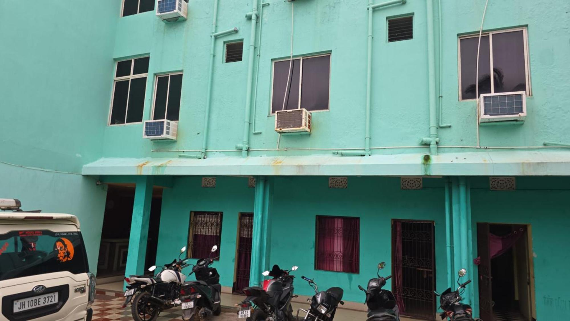 Hotel D2 Holiday Inn -Near Niladri Sea Beach - Puri - Official Verified Exterior photo