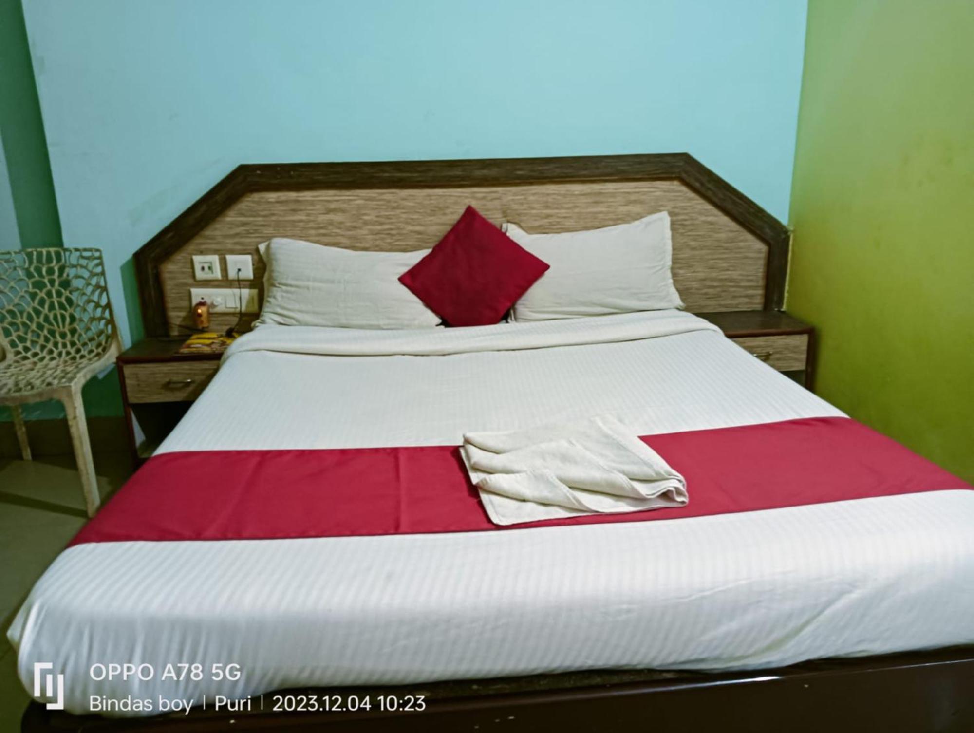 Hotel D2 Holiday Inn -Near Niladri Sea Beach - Puri - Official Verified Exterior photo