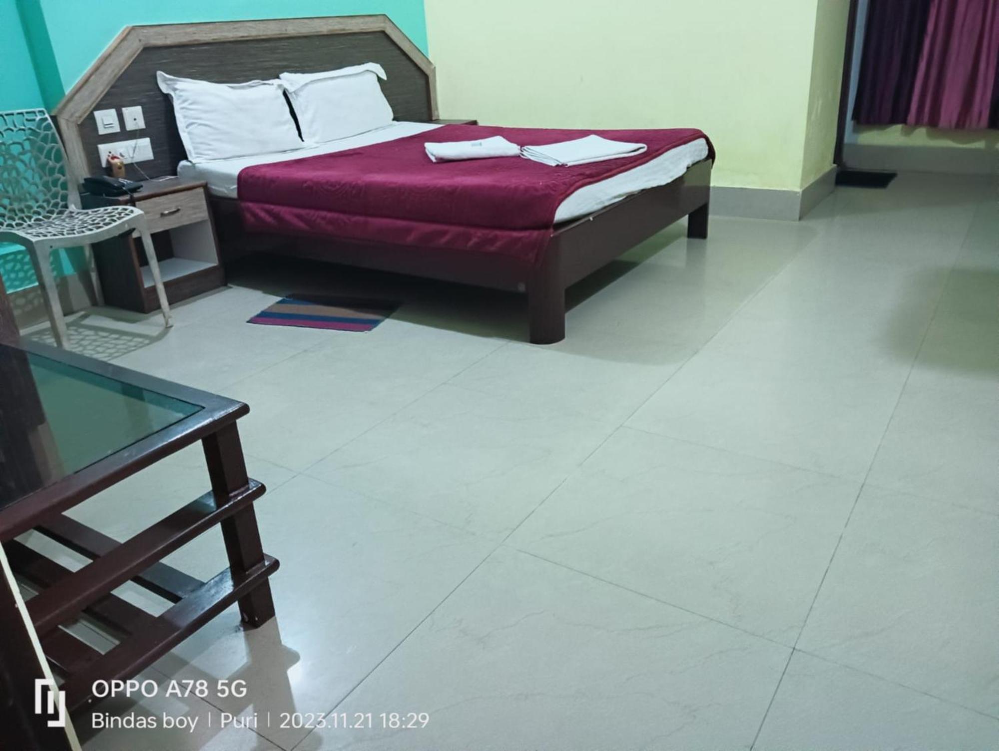 Hotel D2 Holiday Inn -Near Niladri Sea Beach - Puri - Official Verified Exterior photo