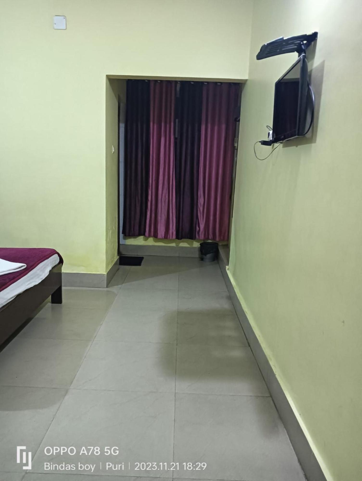 Hotel D2 Holiday Inn -Near Niladri Sea Beach - Puri - Official Verified Exterior photo