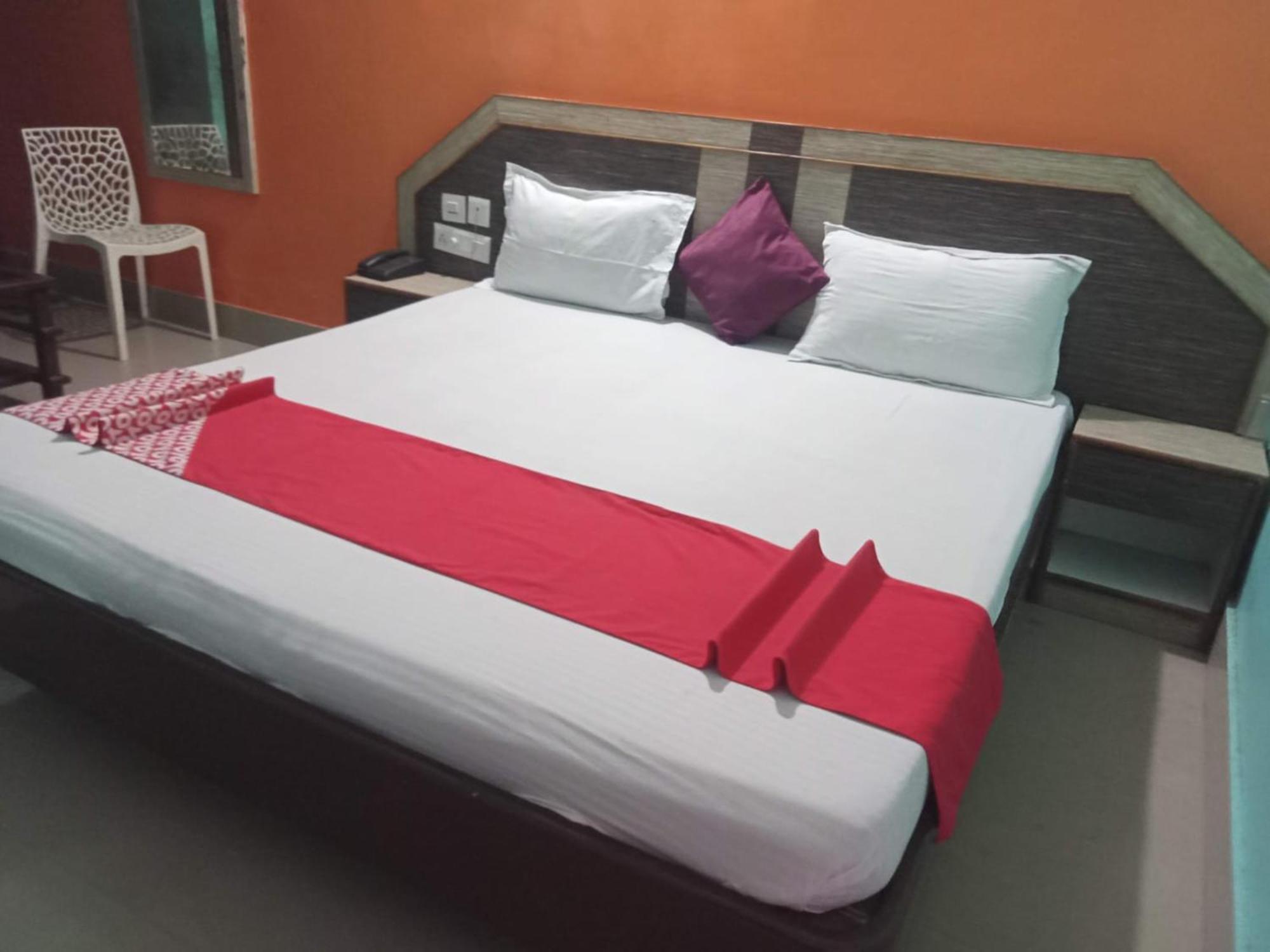 Hotel D2 Holiday Inn -Near Niladri Sea Beach - Puri - Official Verified Exterior photo